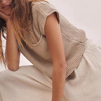 Conjunto de dos piezas de punto en color liso para mujer.