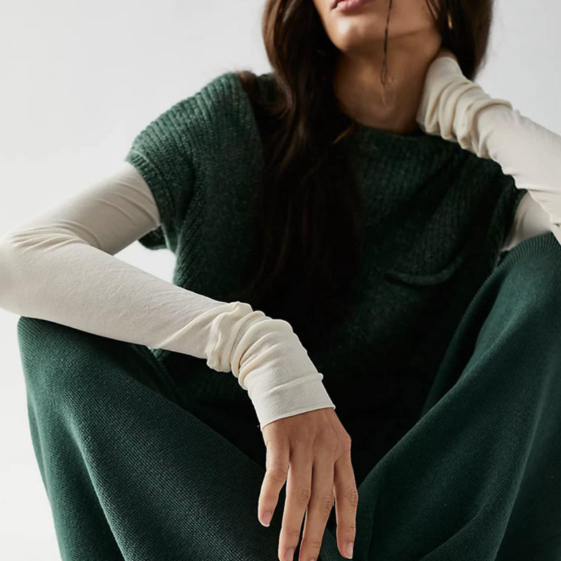 Conjunto de dos piezas de punto en color liso para mujer.