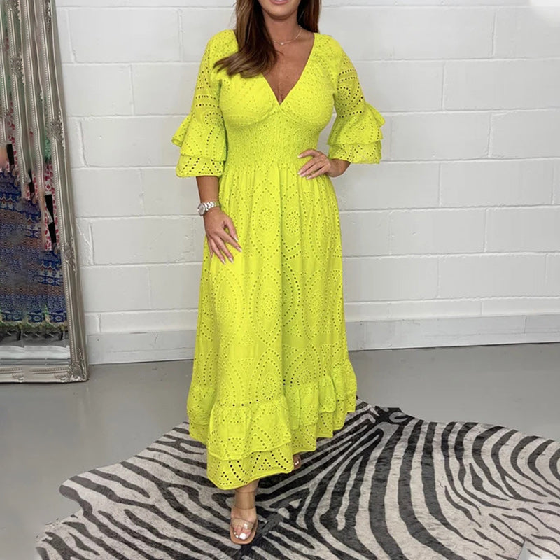 Vestido midi con mangas de volantes bordados estilo inglés