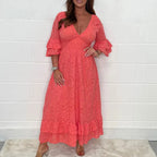 Vestido midi con mangas de volantes bordados estilo inglés