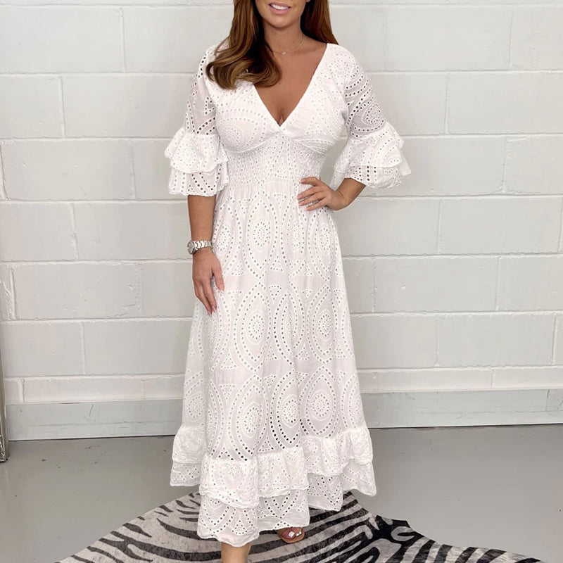 Vestido midi con mangas de volantes bordados estilo inglés