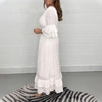 Vestido midi con mangas de volantes bordados estilo inglés