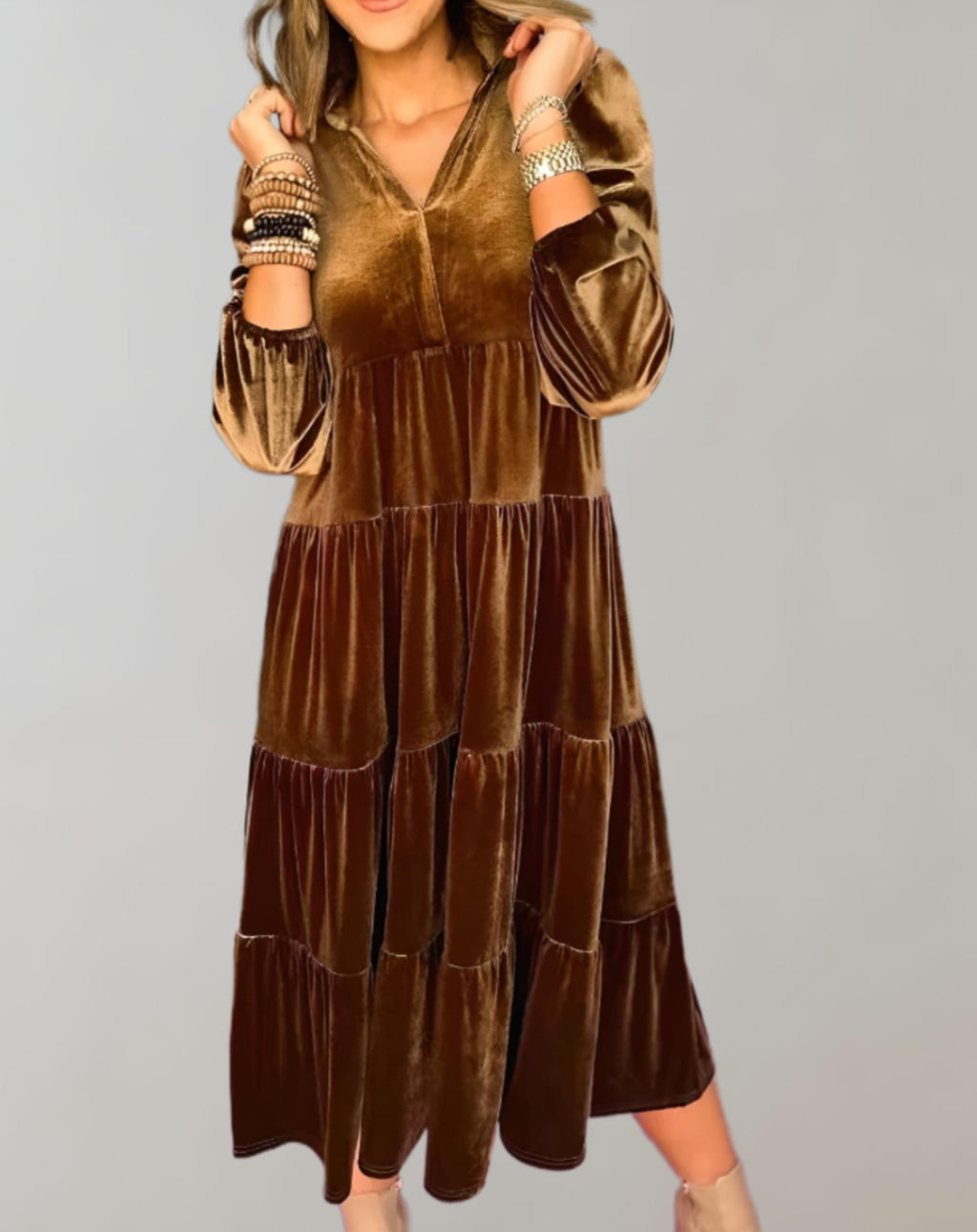 Luisa – Vestido holgado de terciopelo con escote en pico 