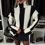 Suéter de cuello alto de punto a rayas