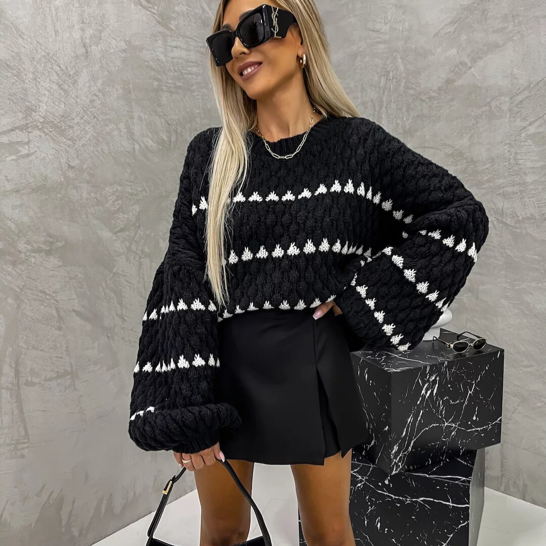 Black and white knitted sweater 