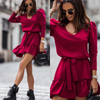 Long-sleeve dress with a tie