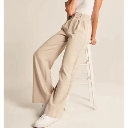 Pantalón ajustado con pernera ancha 