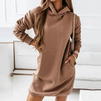 Warm Tessia dress with hood and pockets