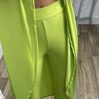 Conjunto de mujer de dos piezas sin mangas con escote redondo.