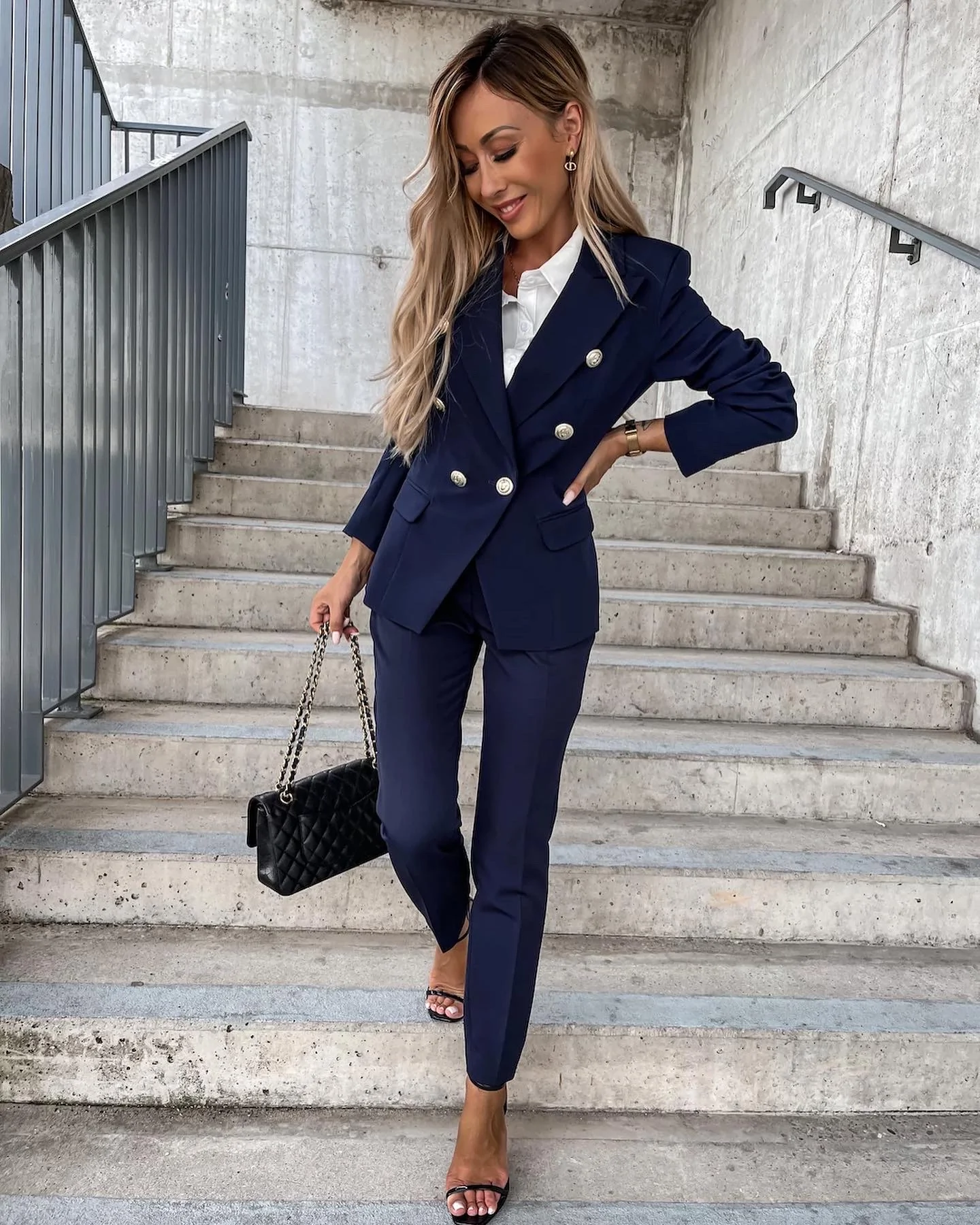 Traje pantalón Enrica a medida: comodidad y elegancia