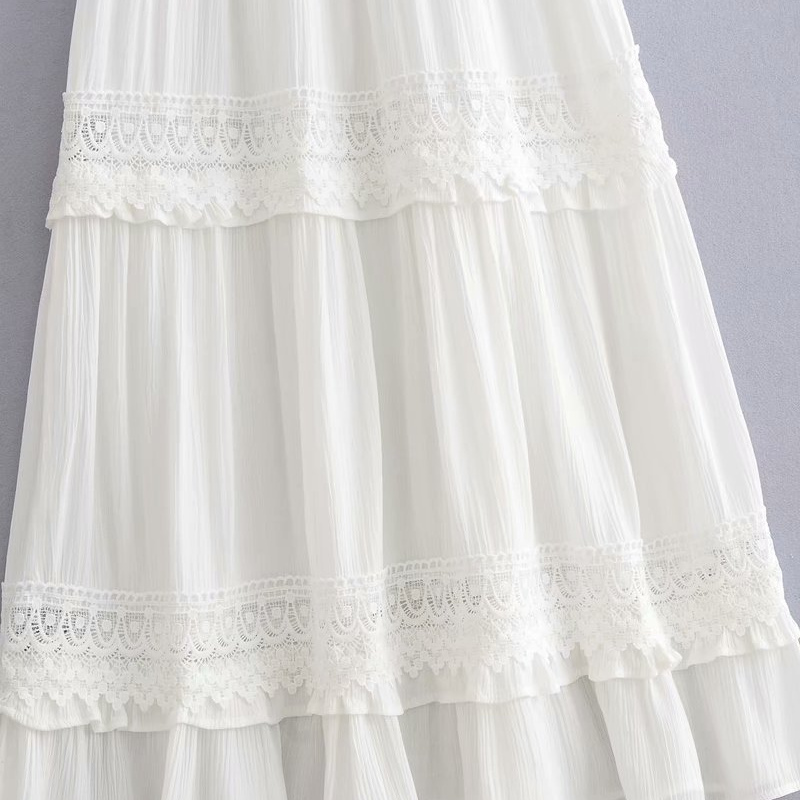 Paulina – Vestido de tirantes de encaje con escote en V